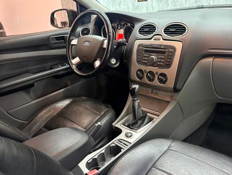 Ford Focus 1.6 S/SE/SE Plus Flex 8V/16V  5p