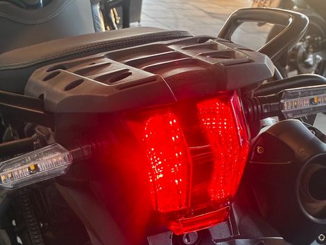 TRIUMPH TIGER 800