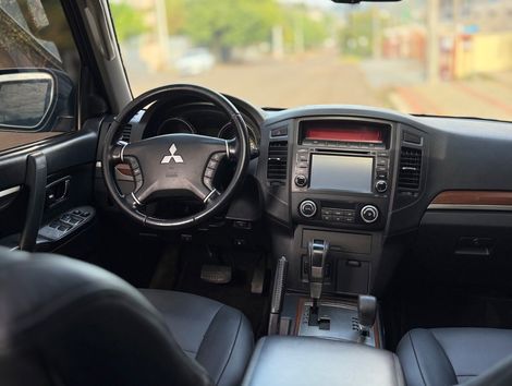 Mitsubishi Pajero HPE Full 3.2 4x4 T.I.Dies. 5p Aut