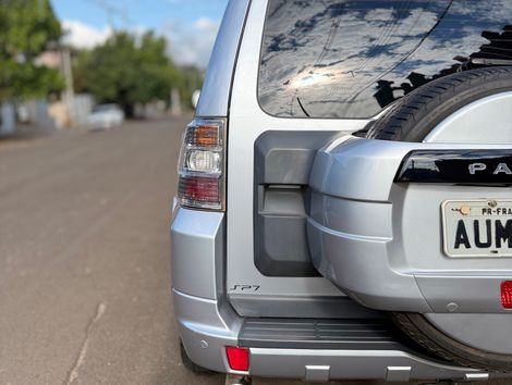 Mitsubishi Pajero HPE Full 3.2 4x4 T.I.Dies. 5p Aut