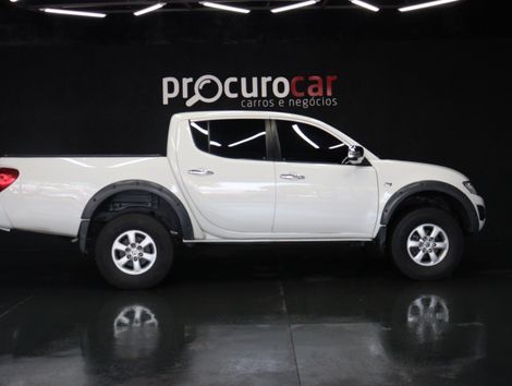 Mitsubishi L200 OUTDOOR HPE 2.5 4x4 CD T.Dies. Mec.