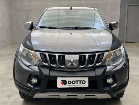 Mitsubishi L200 Tri. Outd. HPE 2.4 CD 4x4 Die. Aut.