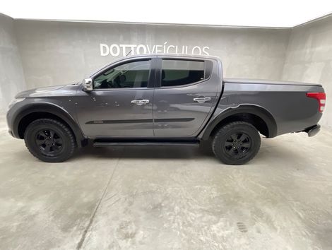 Mitsubishi L200 Tri. Outd. HPE 2.4 CD 4x4 Die. Aut.