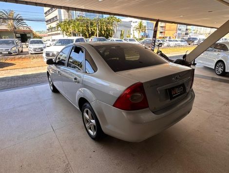 Ford Focus Sedan 2.0 16V/2.0 16V Flex 4p Aut.