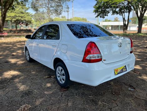 Toyota ETIOS X Sedan 1.5 Flex 16V 4p Aut.