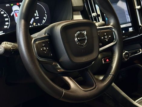 Volvo XC40 T5H MOMENTU