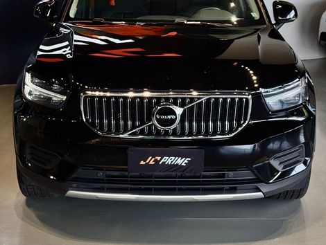Volvo XC40 T5H MOMENTU