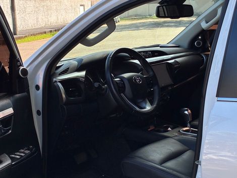 Toyota Hilux CD SRX 4x4 2.8 TDI 16V Diesel Aut.