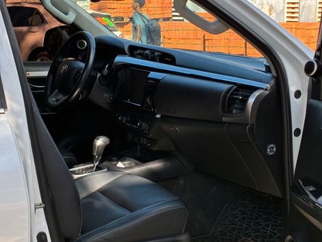 Toyota Hilux CD SRX 4x4 2.8 TDI 16V Diesel Aut.