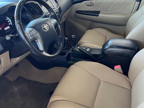 Toyota Hilux SW4 SRV D4-D 4x4 3.0 TDI Dies. Aut