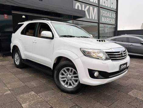 Toyota Hilux SW4 SRV D4-D 4x4 3.0 TDI Dies. Aut