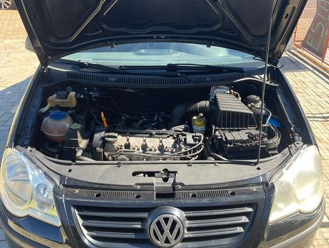 VolksWagen Polo Sedan 1.6 Mi Total Flex 8V 4p
