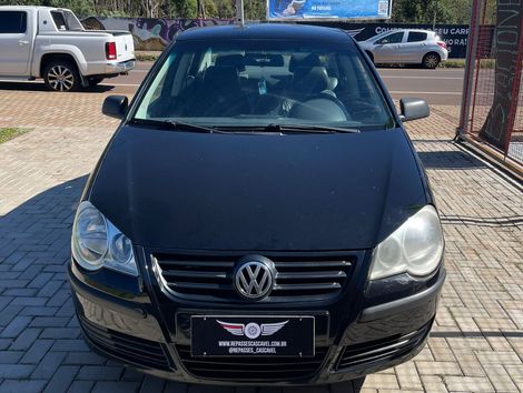 VolksWagen Polo Sedan 1.6 Mi Total Flex 8V 4p