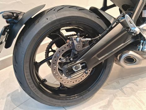 TRIUMPH TRIDENT 660