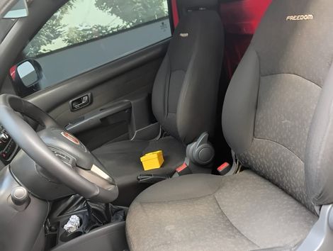 Fiat Strada Freedom 1.4 Flex 8V CS