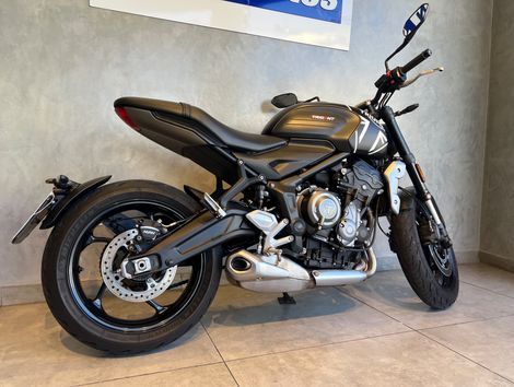 TRIUMPH TRIDENT 660