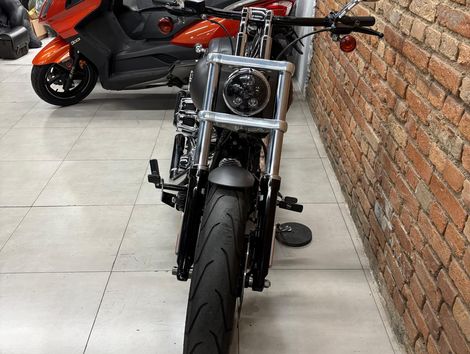 Harley SOFTAIL BREAKOUT FXSB