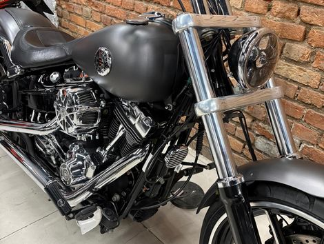 Harley SOFTAIL BREAKOUT FXSB