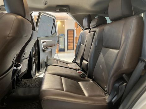 Toyota Hilux SW4 SRV 4x2 2.7 Flex 16V Aut.