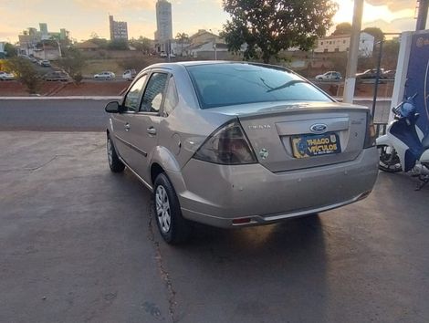 Ford Fiesta Sedan 1.0 8V Flex 4p