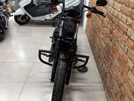 Harley XL 883N IRON