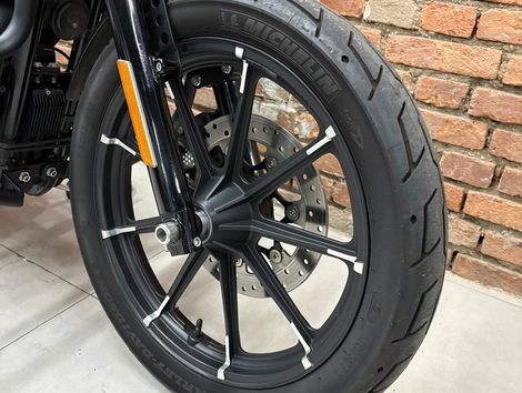 Harley XL 883N IRON