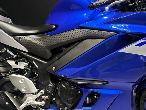 YAMAHA YZF R-3 321/ABS
