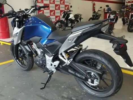 Honda CB300F Twister