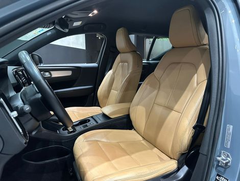 Volvo XC 40 T-5 MOMENTUM 2.0 252cv AWD