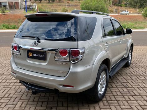 Toyota Hilux SW4 SRV D4-D 4x4 3.0 TDI Dies. Aut