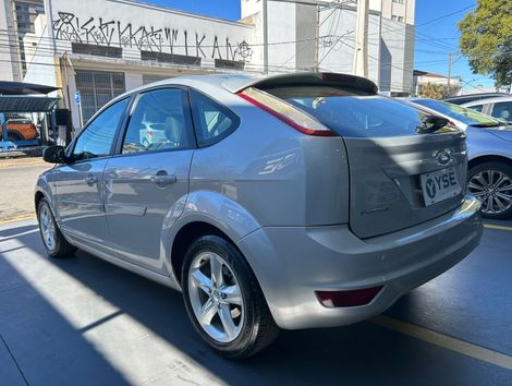 Ford Focus 1.6 S/SE/SE Plus Flex 8V/16V  5p