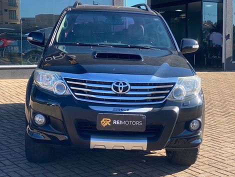Toyota Hilux SW4 SRV D4-D 4x4 3.0 TDI Dies. Aut