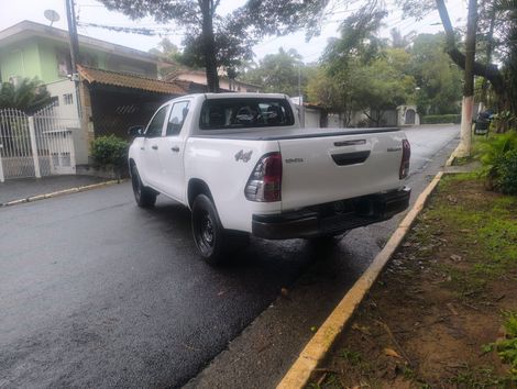 Toyota Hilux CD 4x4 2.8 Diesel Mec.