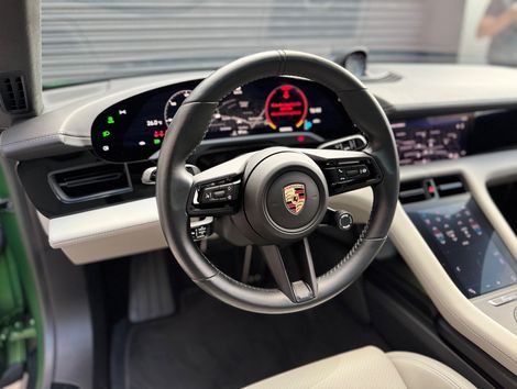 Porsche Taycan GTS (Elétrico) 