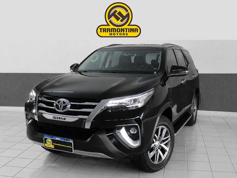 Toyota Hilux SW4 SRX 4x4 2.8 TDI 16V Dies. Aut.