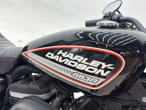 Harley XL 883 R