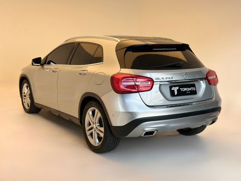 Mercedes GLA 250 Vision 2.0 TB 16V 211cv Aut.