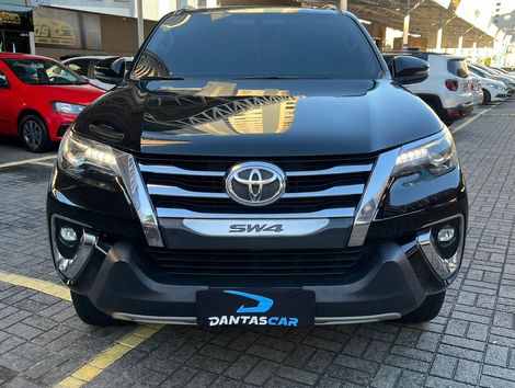 Toyota Hilux SW4 SRX 4x4 2.8 TDI 16V Dies. Aut.