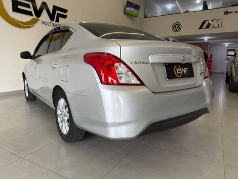 Nissan VERSA SV 1.6 16V FlexStart 4p Aut.