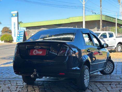 Ford Fiesta Sedan 1.0 8V Flex 4p
