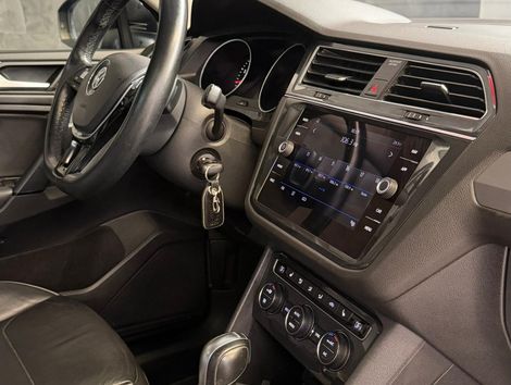 VolksWagen TIGUAN Allspac Comf 250 TSI 1.4 Flex