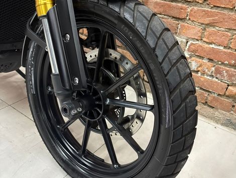 TRIUMPH SCRAMBLER 400 X