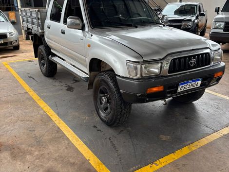 Toyota Hilux CD SRV 4x4 3.0 8V 116cv TB Diesel