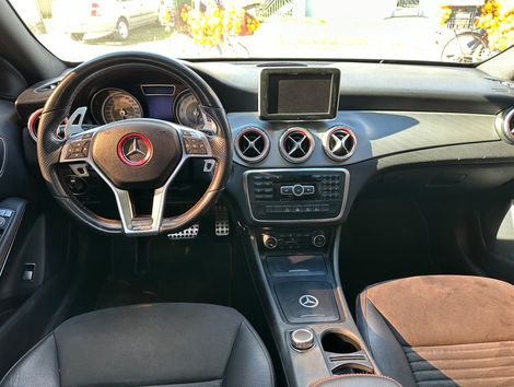 Mercedes CLA-250 Sport 4MATIC 2.0 16V 211cv Aut.