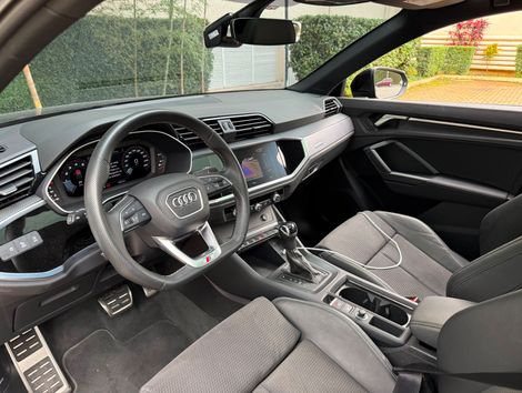 Audi Q3 SPB Perf. Black 2.0 TFSI Tipt. Quat.