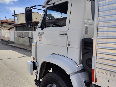 VOLKSWAGEN 16-220 T 3-Eixos 2p (diesel)