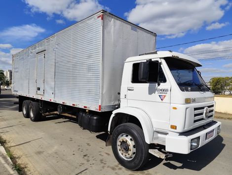 VOLKSWAGEN 16-220 T 3-Eixos 2p (diesel)
