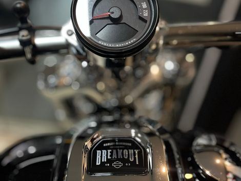 Harley BREAKOUT FXBR