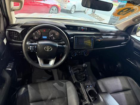 Toyota Hilux CD 4x4 2.8 Diesel Mec.