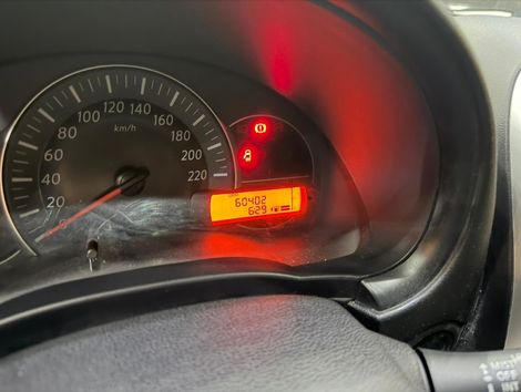 Nissan MARCH SV 1.6 16V FlexStart 5p Mec.
